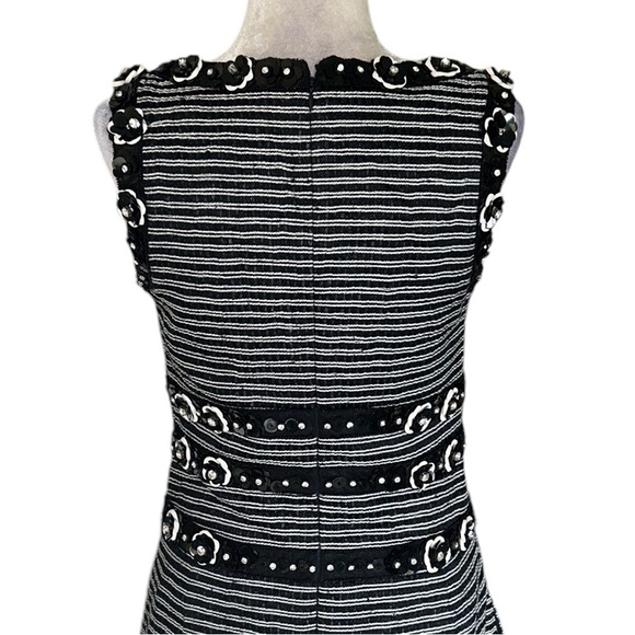 RARE Carolina Herrera Black & White Tweed Rhinestone Flower Sequin Dress - 8 - Picture 10 of 16